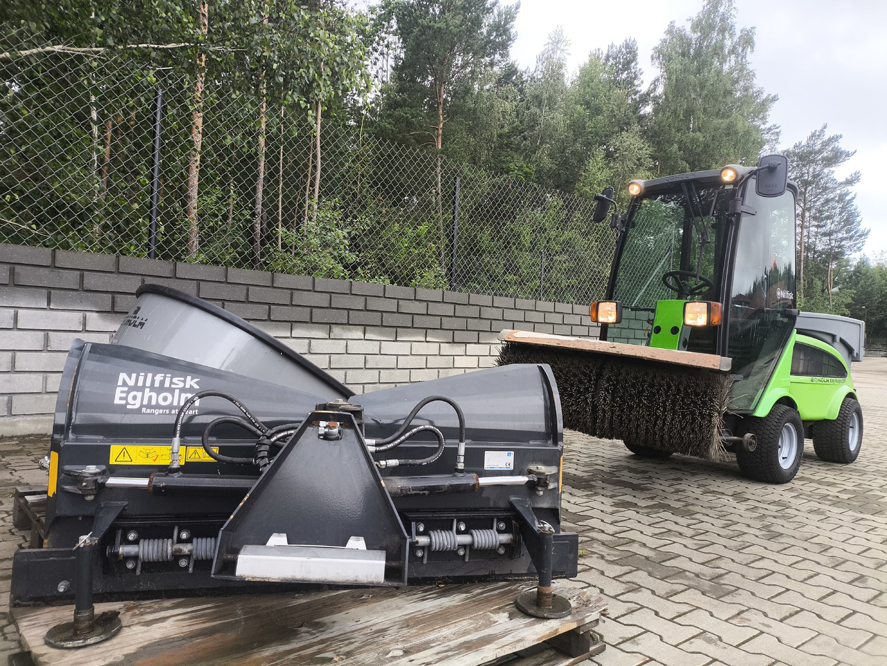 EGHOLM 2200T - Compact tractor: picture 1 EGHOLM 2200T - Compact tractor: picture 1