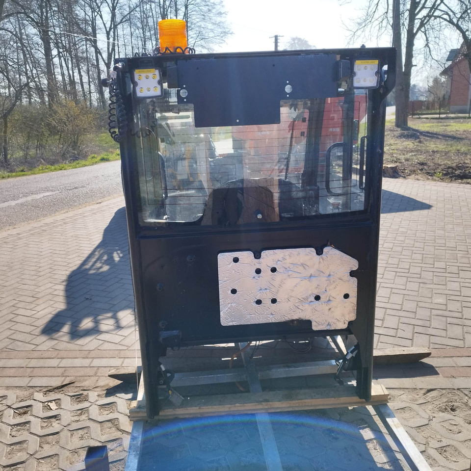 JCB 403 - Cab for Loader: picture 5 JCB 403 - Cab for Loader: picture 5