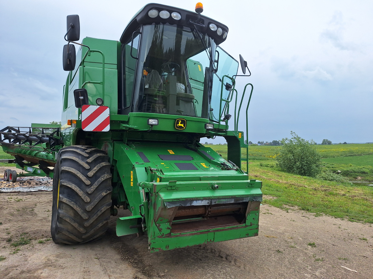 John Deere T550 - Combine harvester: picture 4 John Deere T550 - Combine harvester: picture 4