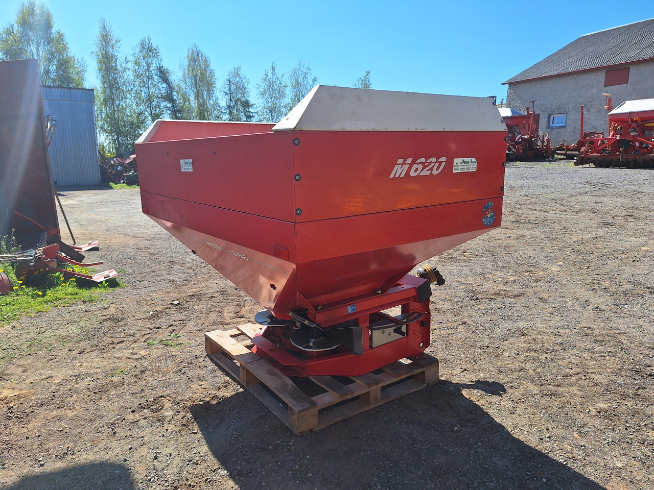 KUHN MDS935 - Fertilizer spreader: picture 3 KUHN MDS935 - Fertilizer spreader: picture 3