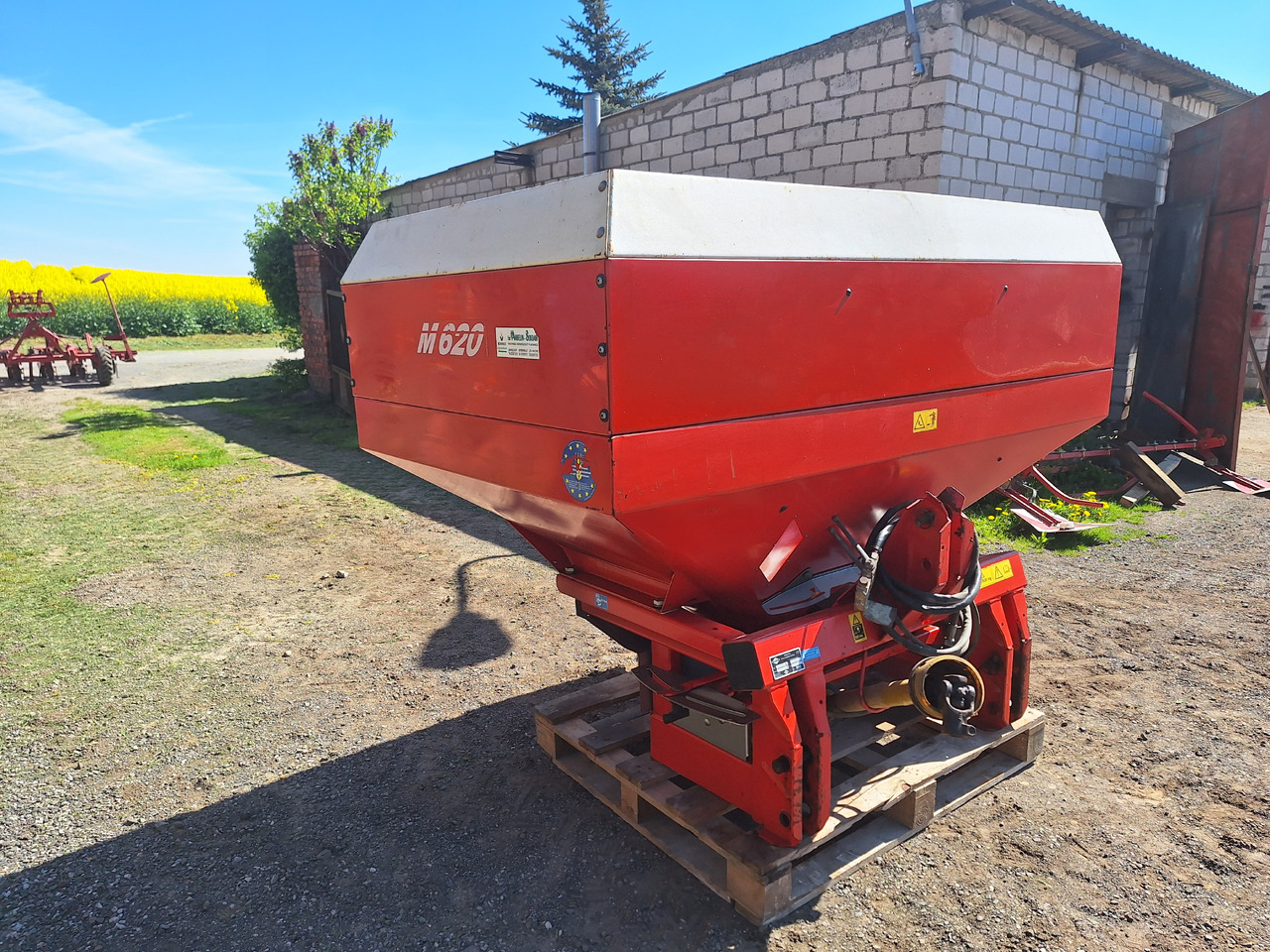 KUHN MDS935 - Fertilizer spreader: picture 4 KUHN MDS935 - Fertilizer spreader: picture 4