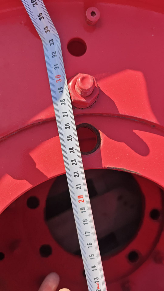 Koła 2 szt. felgi + opony TAURUS 11.2 R48 (fendt 312) - Wheel and tire package for Agricultural machinery: picture 3 Koła 2 szt. felgi + opony TAURUS 11.2 R48 (fendt 312) - Wheel and tire package for Agricultural machinery: picture 3