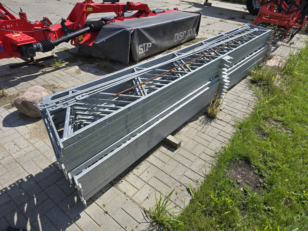 Konstrukcja hali / wiaty stalowej 8 m x 5 m (40 m2) ocynkowana NOWA - Construction equipment: picture 2 Konstrukcja hali / wiaty stalowej 8 m x 5 m (40 m2) ocynkowana NOWA - Construction equipment: picture 2