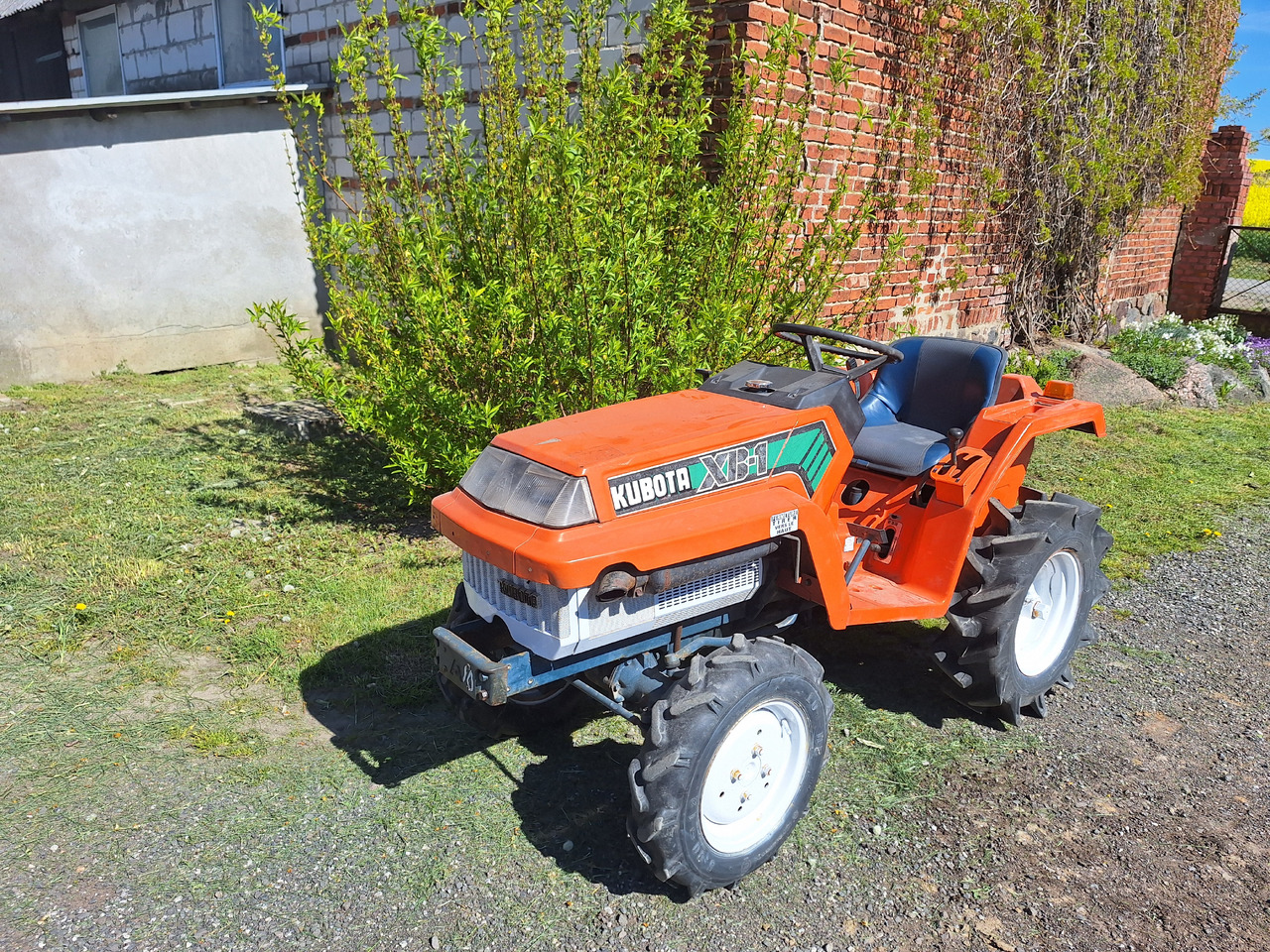 Kubota XB-1 - Farm tractor: picture 2 Kubota XB-1 - Farm tractor: picture 2
