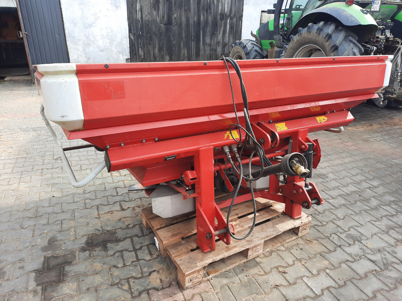 LELY CENTERLINER SX 2000 L - Fertilizer spreader: picture 3 LELY CENTERLINER SX 2000 L - Fertilizer spreader: picture 3