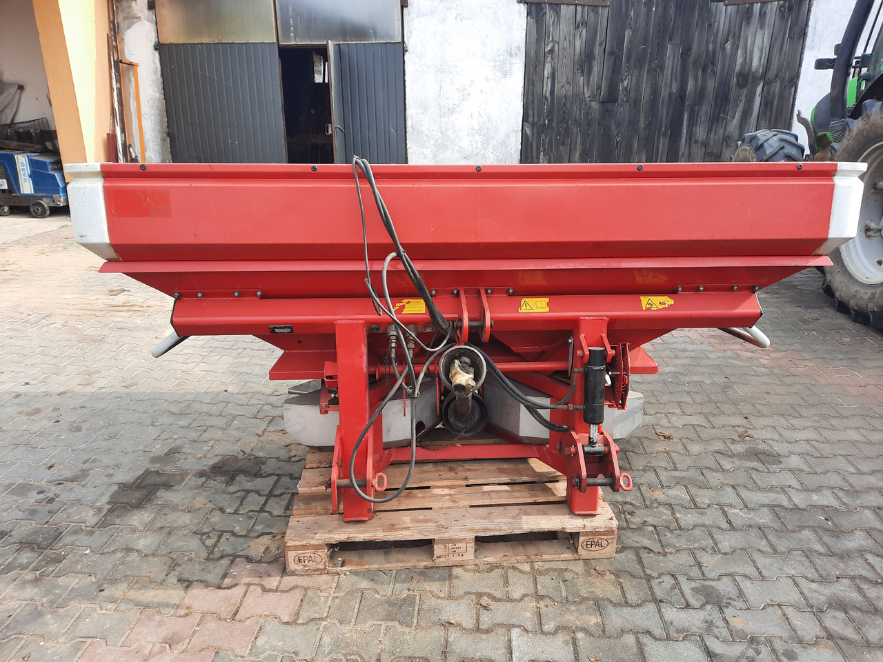 LELY CENTERLINER SX 2000 L - Fertilizer spreader: picture 1 LELY CENTERLINER SX 2000 L - Fertilizer spreader: picture 1