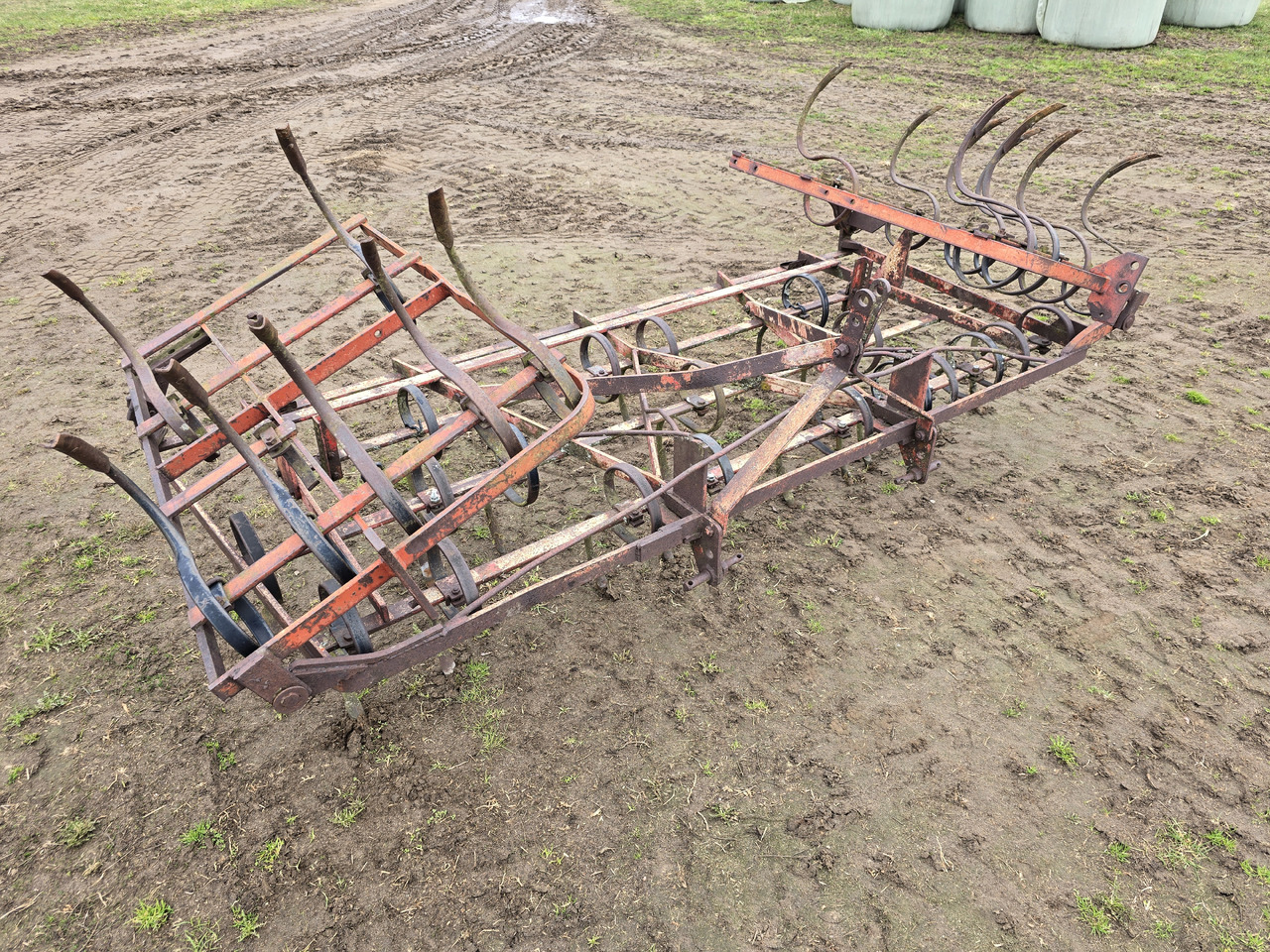 MASSEY-FERGUSON 4-25 MASSEY-FERGUSON 4-25 - Cultivator: picture 2 MASSEY-FERGUSON 4-25 MASSEY-FERGUSON 4-25 - Cultivator: picture 2