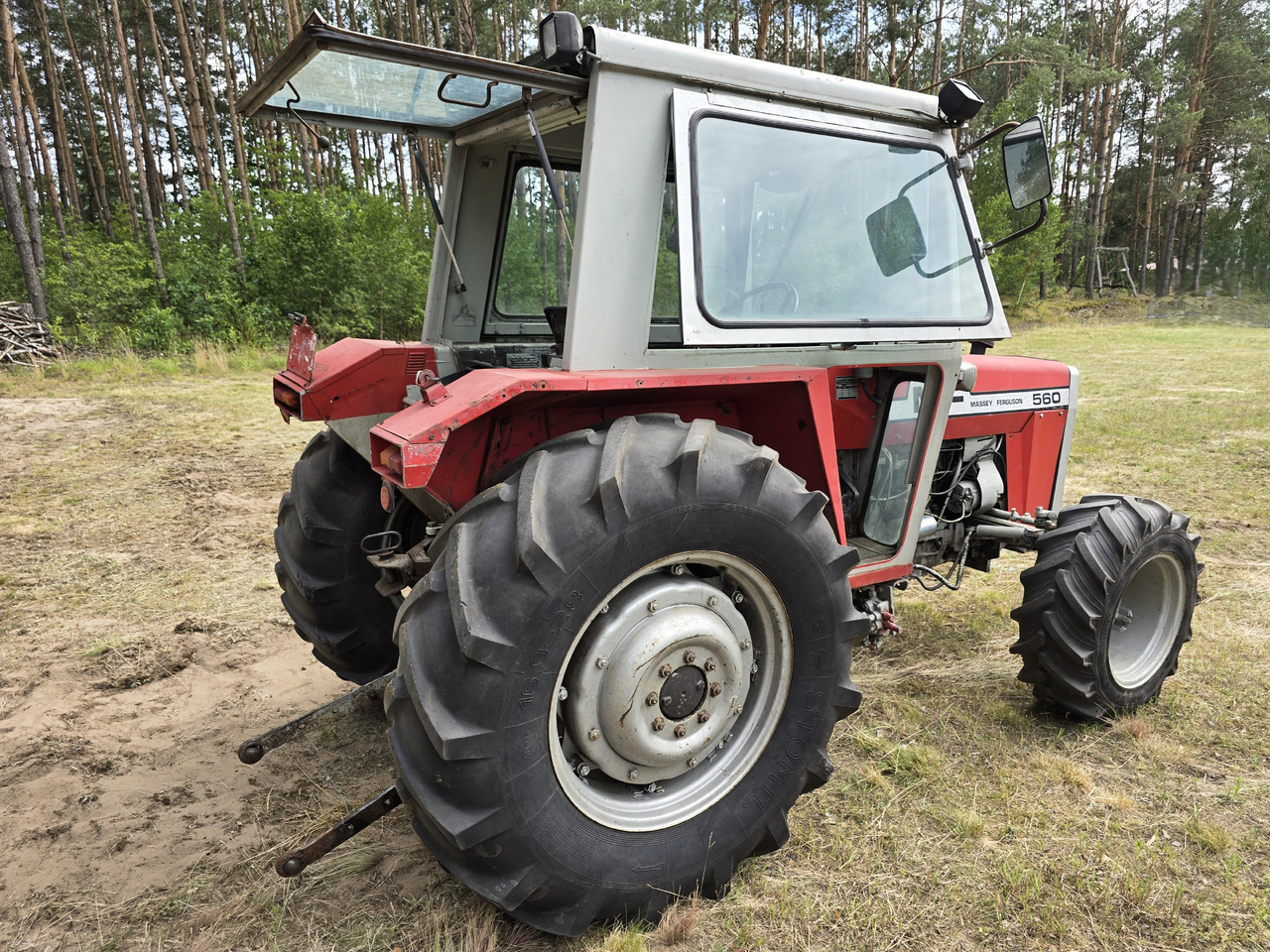 MASSEY-FERGUSON MF 560 - Farm tractor: picture 3 MASSEY-FERGUSON MF 560 - Farm tractor: picture 3