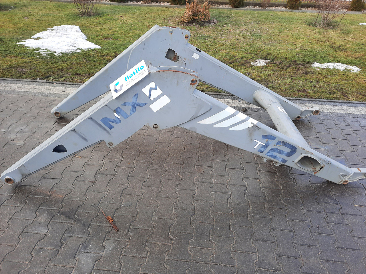 Mailleux MX T12 - Front loader for tractor: picture 1 Mailleux MX T12 - Front loader for tractor: picture 1