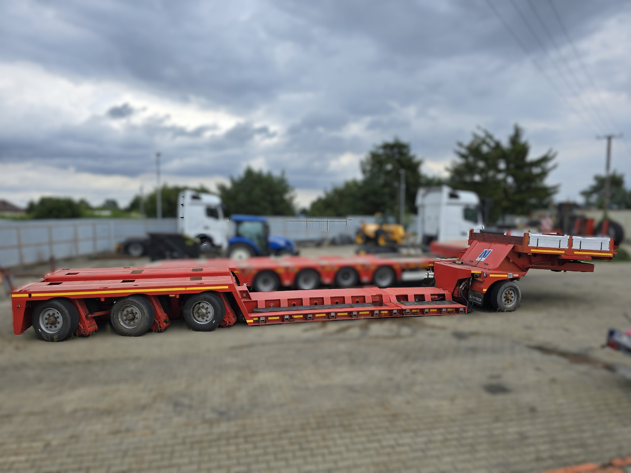 NICOLAS B4763D - Low loader semi-trailer: picture 3 NICOLAS B4763D - Low loader semi-trailer: picture 3
