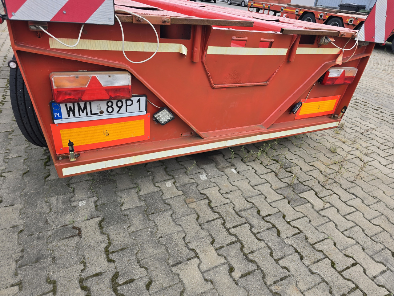 NICOLAS B4763D - Low loader semi-trailer: picture 5 NICOLAS B4763D - Low loader semi-trailer: picture 5