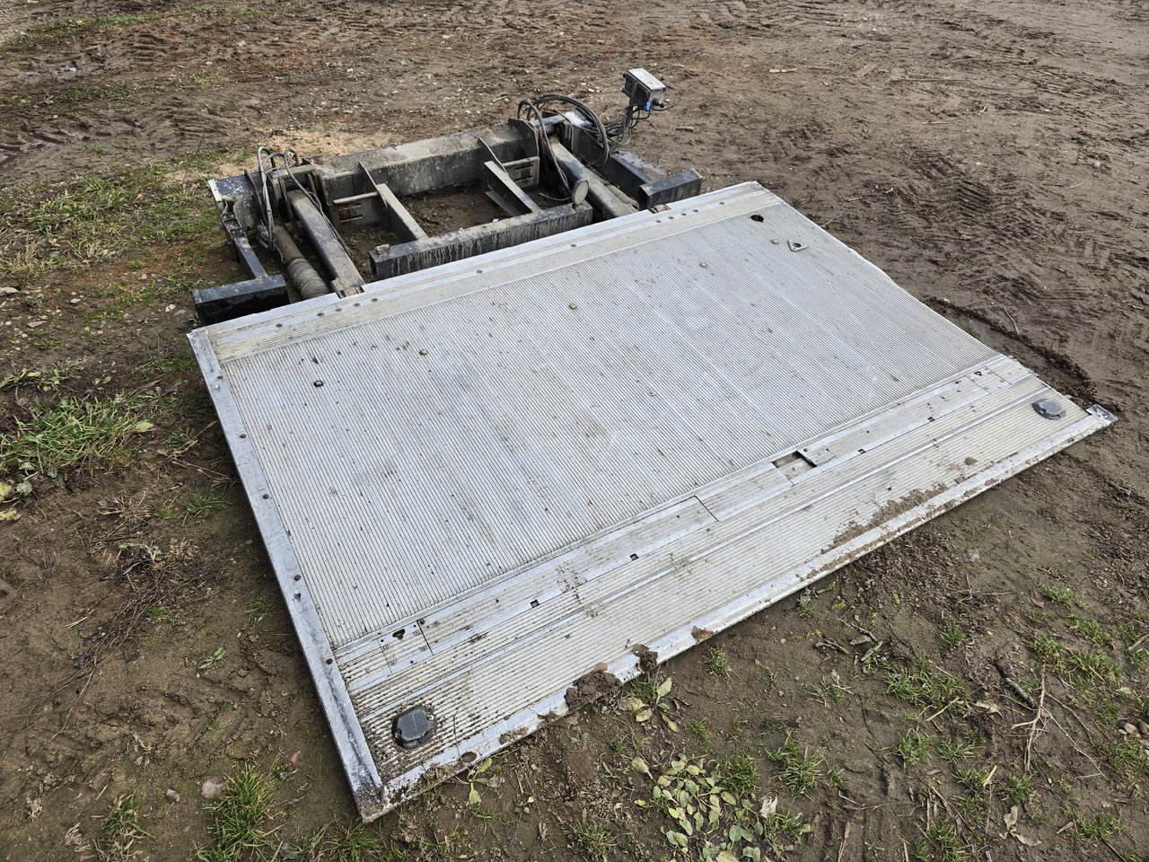 BAR Cargolift BC 1500S4 -B1A/2409--A0- - Other machinery: picture 1 BAR Cargolift BC 1500S4 -B1A/2409--A0- - Other machinery: picture 1