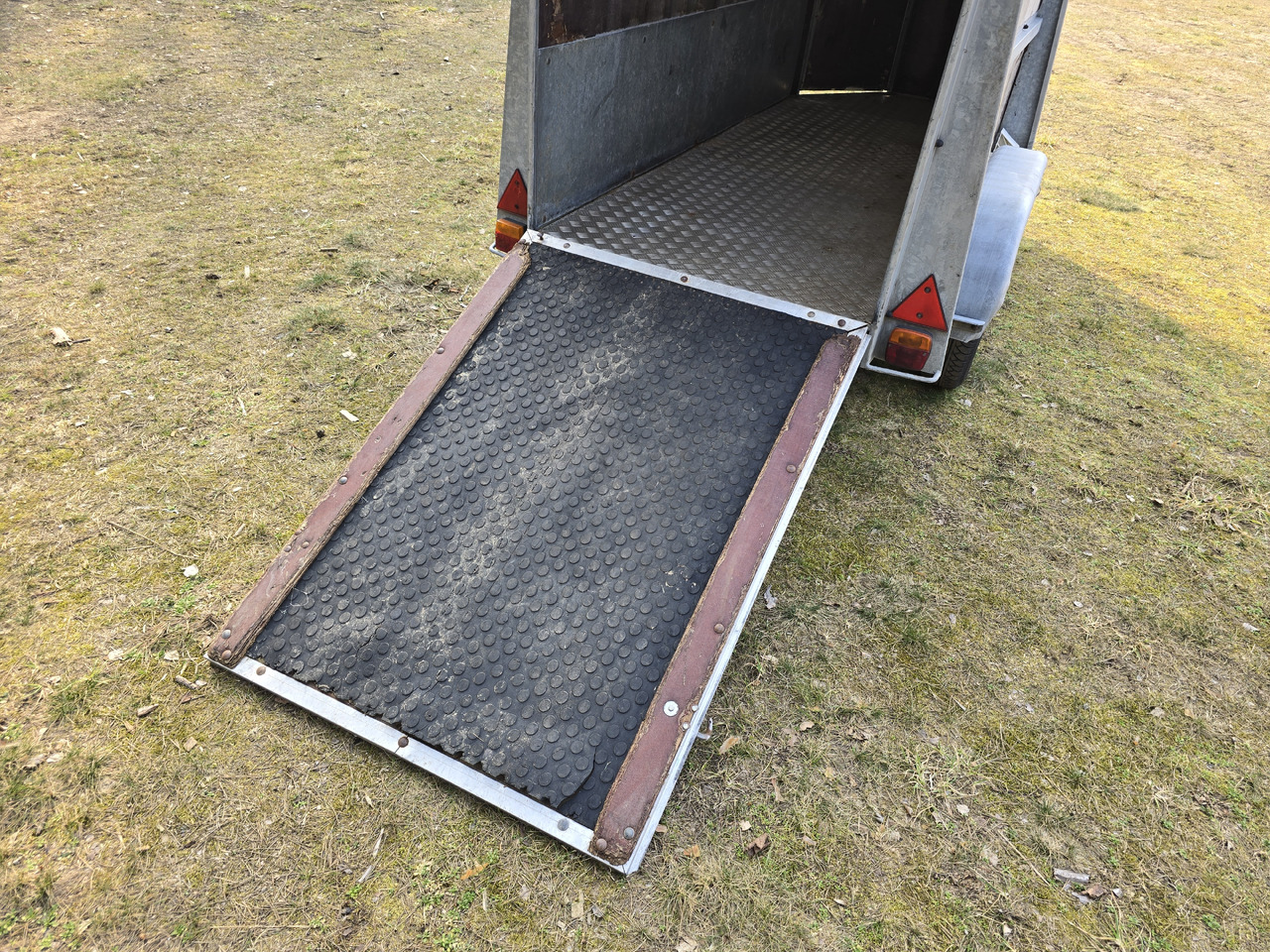 PONGRATZ PA 310 T - Livestock trailer: picture 2 PONGRATZ PA 310 T - Livestock trailer: picture 2