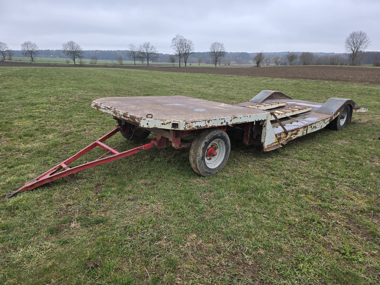 Przyczepa niskopodwoziowa - Low loader trailer: picture 2 Przyczepa niskopodwoziowa - Low loader trailer: picture 2
