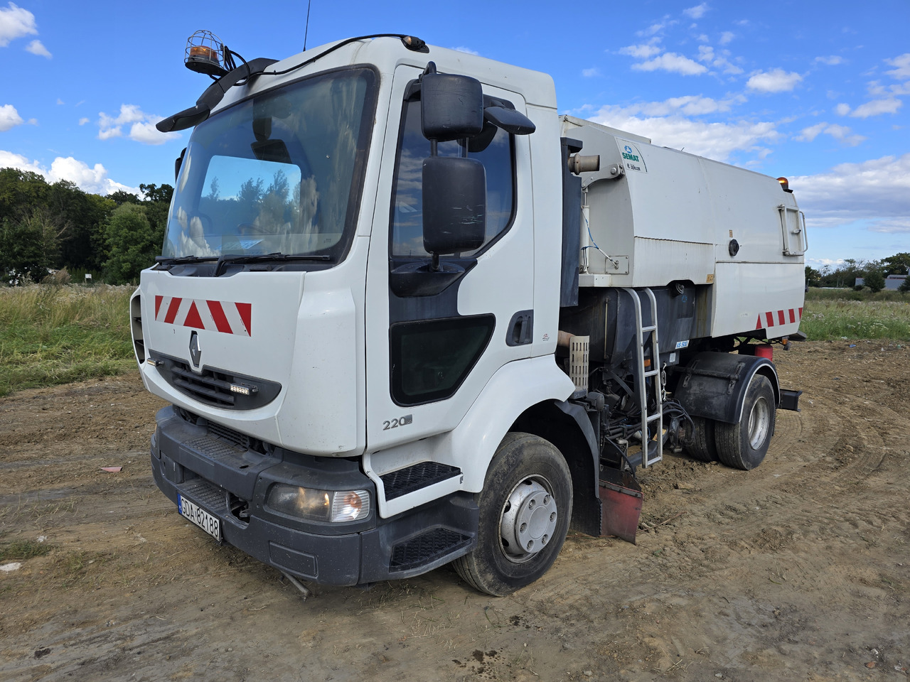 RENAULT Midlum - Road sweeper: picture 2 RENAULT Midlum - Road sweeper: picture 2