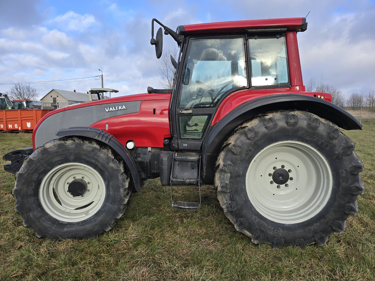 VALTRA T140 - Farm tractor: picture 2 VALTRA T140 - Farm tractor: picture 2