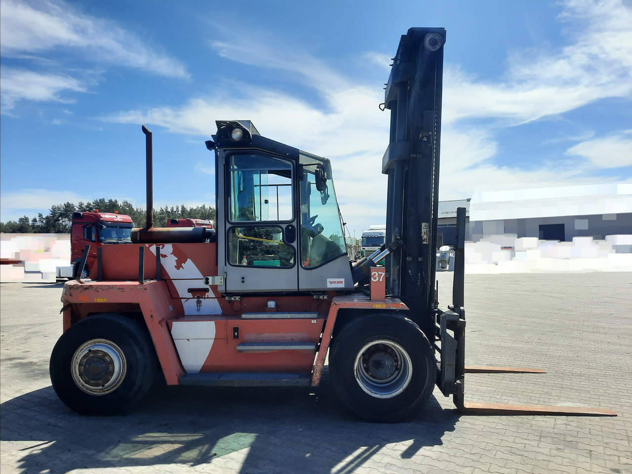 Kalmar DCD 100-6 - Diesel forklift: picture 2 Kalmar DCD 100-6 - Diesel forklift: picture 2