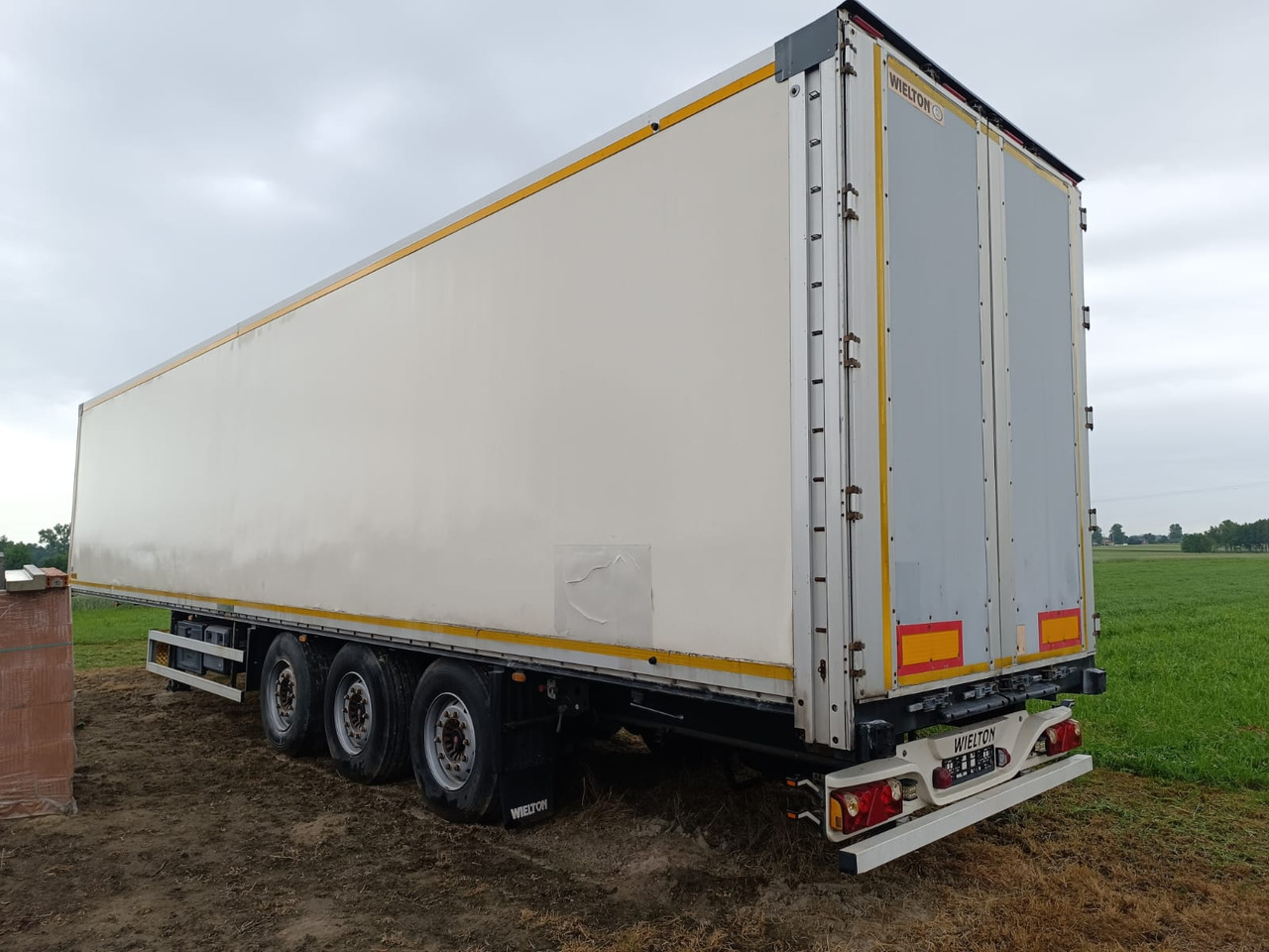 Wielton NS34FT - Closed box semi-trailer: picture 2 Wielton NS34FT - Closed box semi-trailer: picture 2