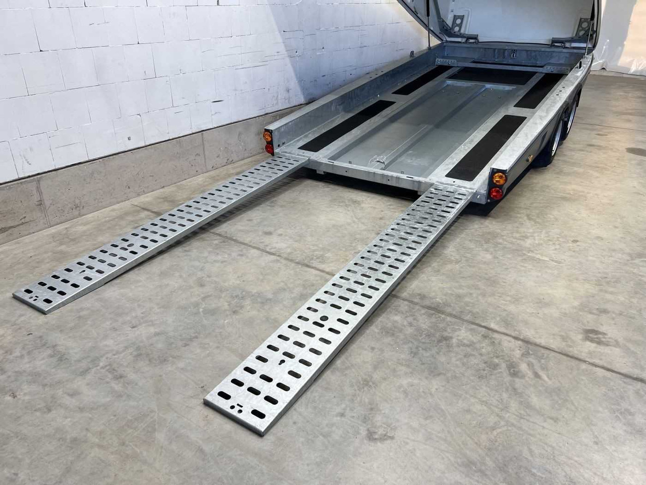BRIAN_JAMES Race Shuttle 2 Autotransporter geschlossen - Autotransporter trailer: picture 4 BRIAN_JAMES Race Shuttle 2 Autotransporter geschlossen - Autotransporter trailer: picture 4