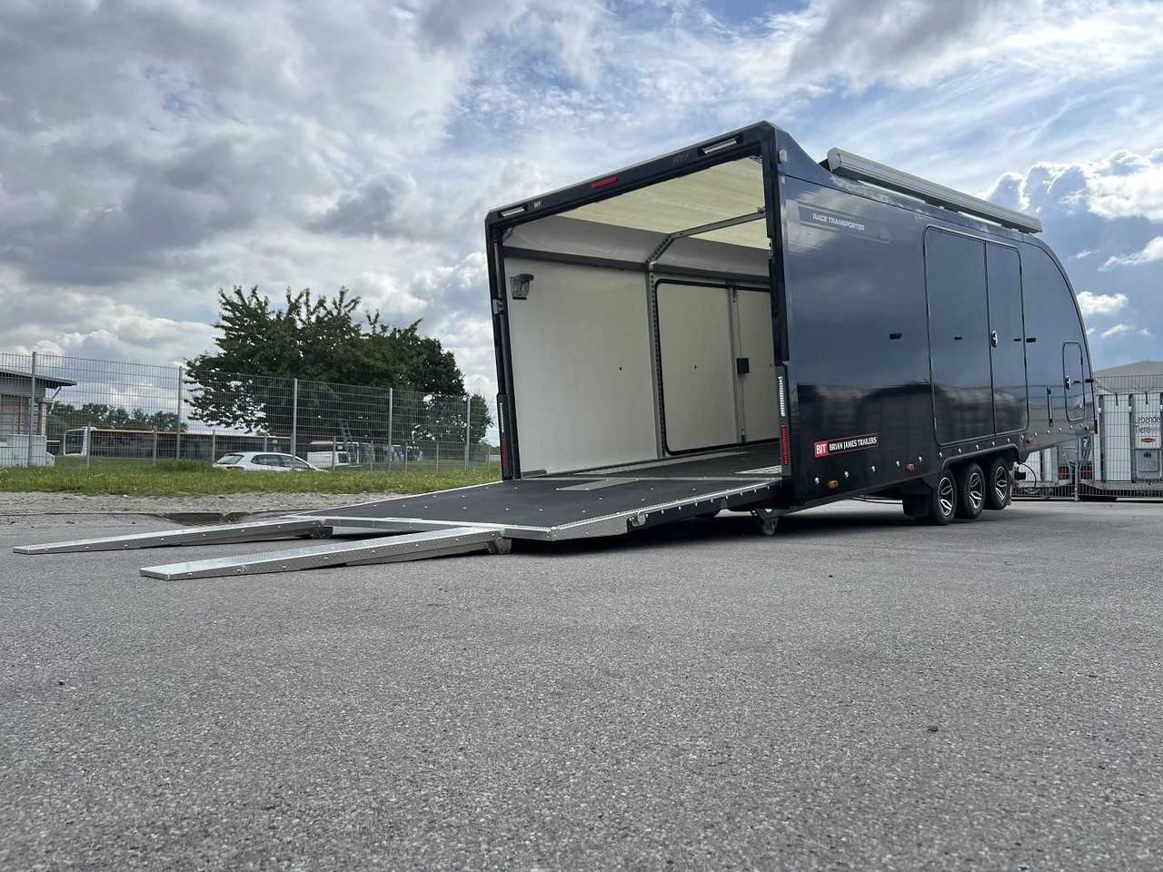 Autotransporter trailer BRIAN_JAMES Race Transporter 7 Autotransporter geschlossen: picture 16