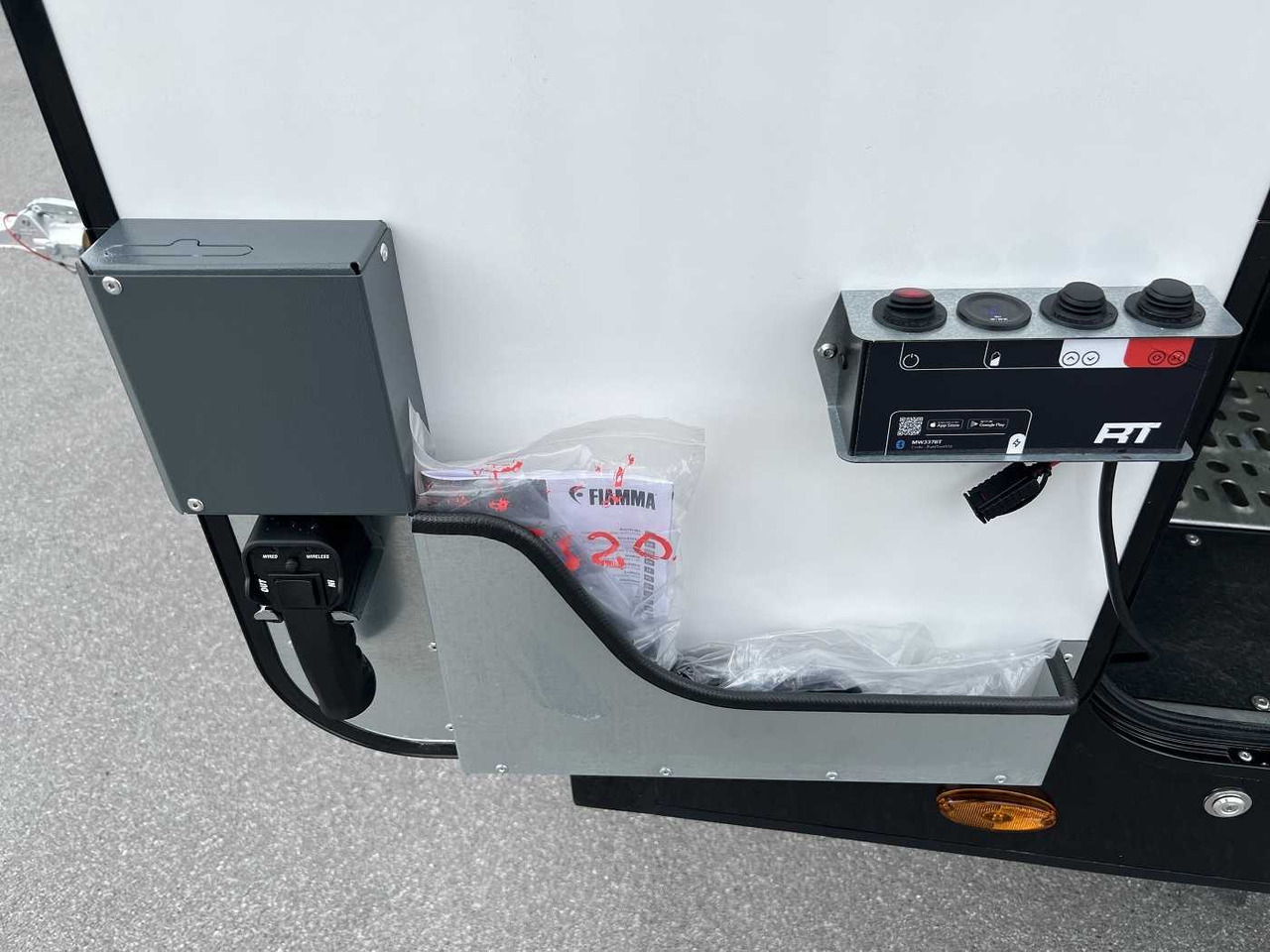 Autotransporter trailer BRIAN_JAMES Race Transporter 7 Autotransporter geschlossen: picture 22