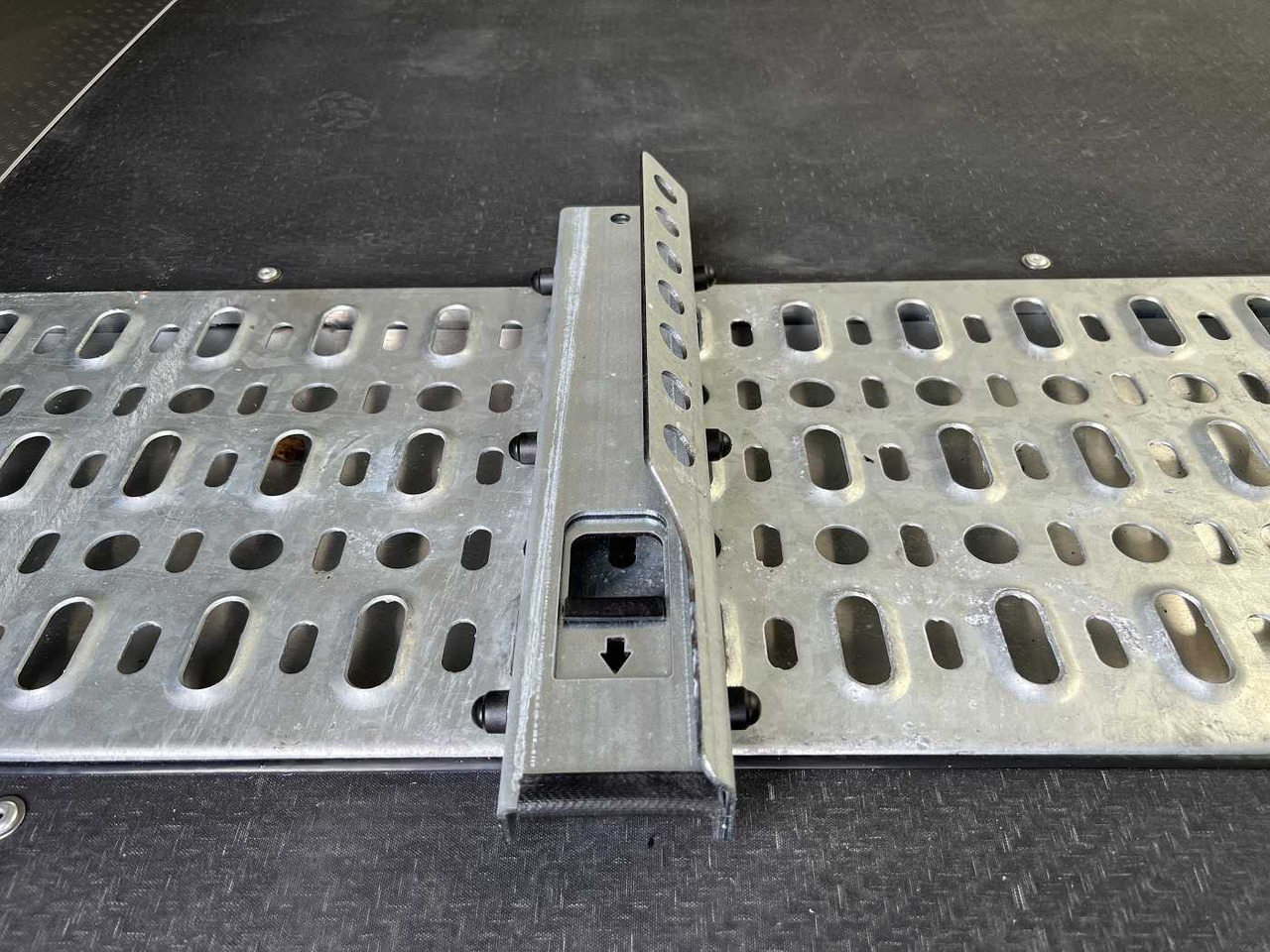 Autotransporter trailer BRIAN_JAMES Race Transporter 7 Autotransporter geschlossen: picture 23