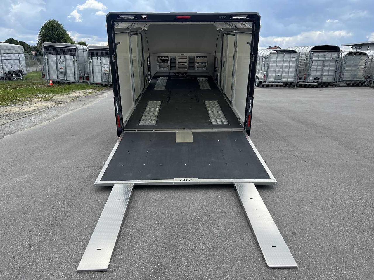 Autotransporter trailer BRIAN_JAMES Race Transporter 7 Autotransporter geschlossen: picture 18