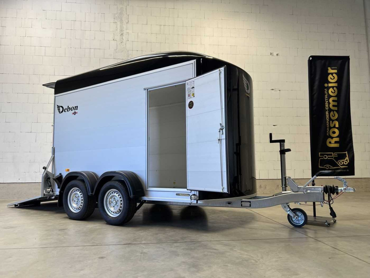 Leasing of CHEVAL LIBERTE DEBON C500 Roadster Kofferanhänger CHEVAL LIBERTE DEBON C500 Roadster Kofferanhänger: picture 15 Leasing of CHEVAL LIBERTE DEBON C500 Roadster Kofferanhänger CHEVAL LIBERTE DEBON C500 Roadster Kofferanhänger: picture 15