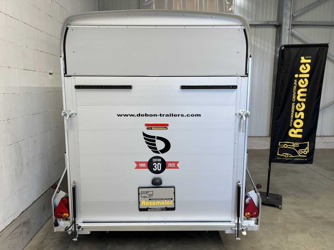 Leasing of CHEVAL LIBERTE DEBON C500 Roadster Kofferanhänger CHEVAL LIBERTE DEBON C500 Roadster Kofferanhänger: picture 6 Leasing of CHEVAL LIBERTE DEBON C500 Roadster Kofferanhänger CHEVAL LIBERTE DEBON C500 Roadster Kofferanhänger: picture 6