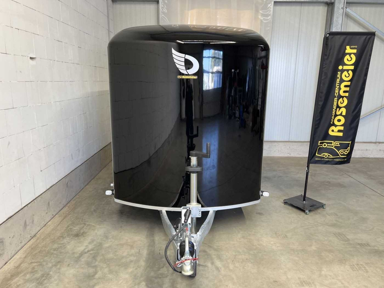 Leasing of CHEVAL LIBERTE DEBON C500 Roadster Kofferanhänger CHEVAL LIBERTE DEBON C500 Roadster Kofferanhänger: picture 26 Leasing of CHEVAL LIBERTE DEBON C500 Roadster Kofferanhänger CHEVAL LIBERTE DEBON C500 Roadster Kofferanhänger: picture 26