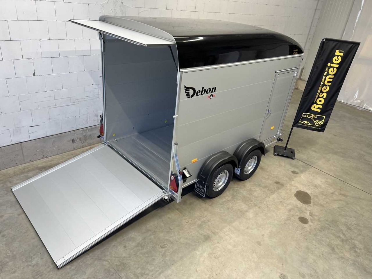 Leasing of CHEVAL LIBERTE DEBON C500 Roadster Kofferanhänger CHEVAL LIBERTE DEBON C500 Roadster Kofferanhänger: picture 8 Leasing of CHEVAL LIBERTE DEBON C500 Roadster Kofferanhänger CHEVAL LIBERTE DEBON C500 Roadster Kofferanhänger: picture 8