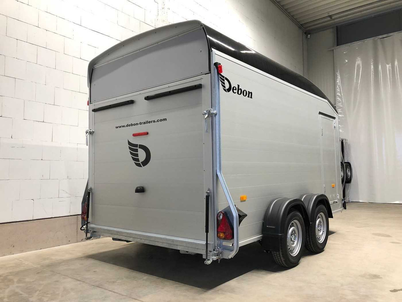New Closed box trailer CHEVAL LIBERTE DEBON C700 Roadster Kofferanhänger: picture 25