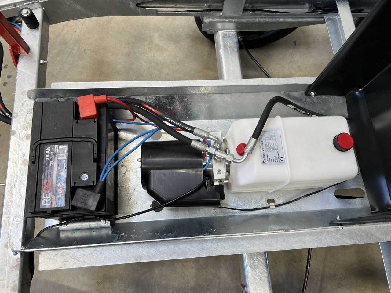 New Tipper trailer CHEVAL LIBERTE DEBON PW3.3E Black Gitter Dreiseitenkipper: picture 17 New Tipper trailer CHEVAL LIBERTE DEBON PW3.3E Black Gitter Dreiseitenkipper: picture 17