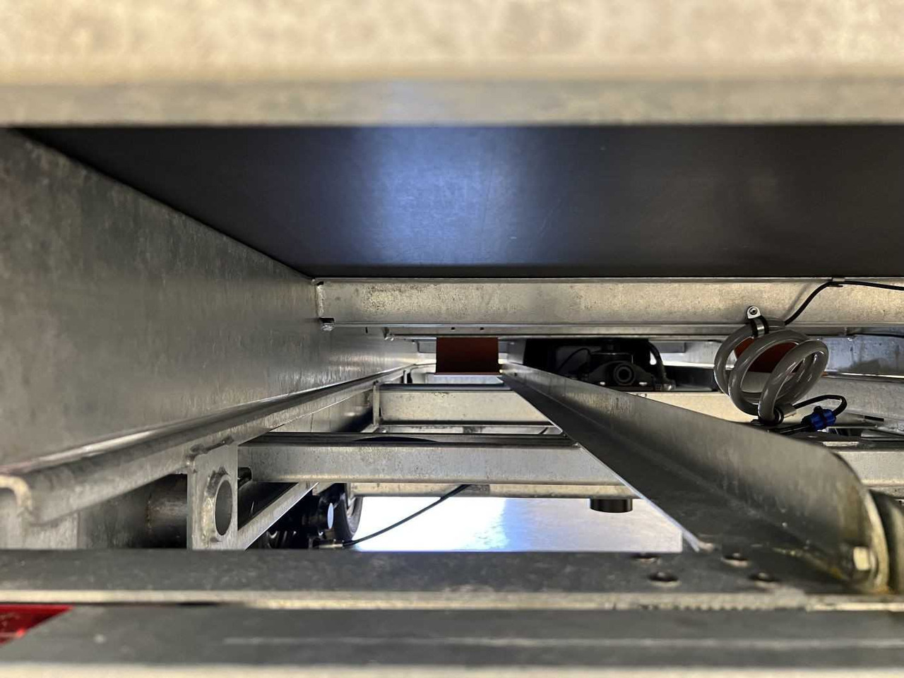 New Tipper trailer CHEVAL LIBERTE DEBON PW3.3E Black Gitter Dreiseitenkipper: picture 25 New Tipper trailer CHEVAL LIBERTE DEBON PW3.3E Black Gitter Dreiseitenkipper: picture 25