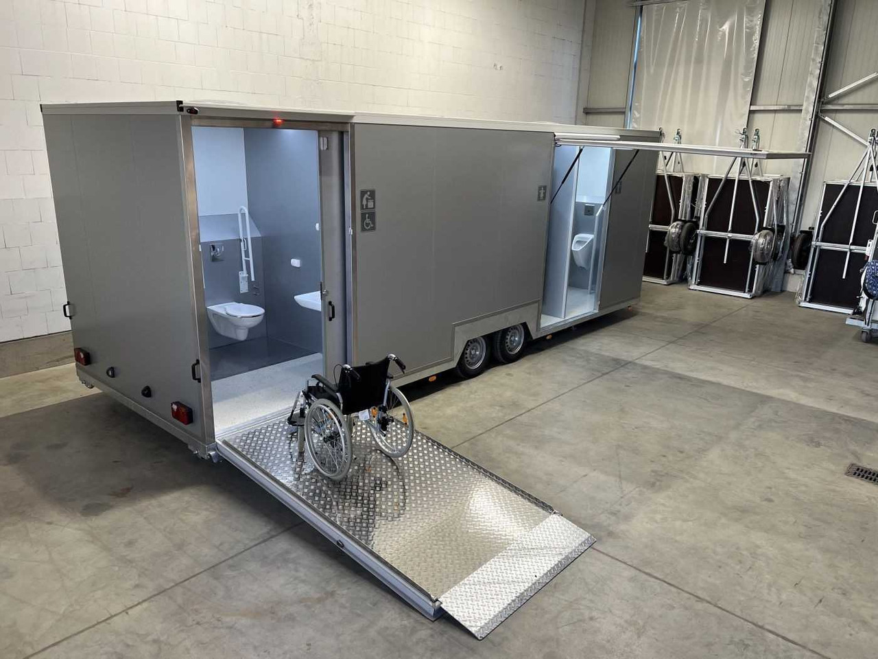 WC F 3574 SP Behinderten WC Toilettenanhänger - Trailer: picture 4 WC F 3574 SP Behinderten WC Toilettenanhänger - Trailer: picture 4