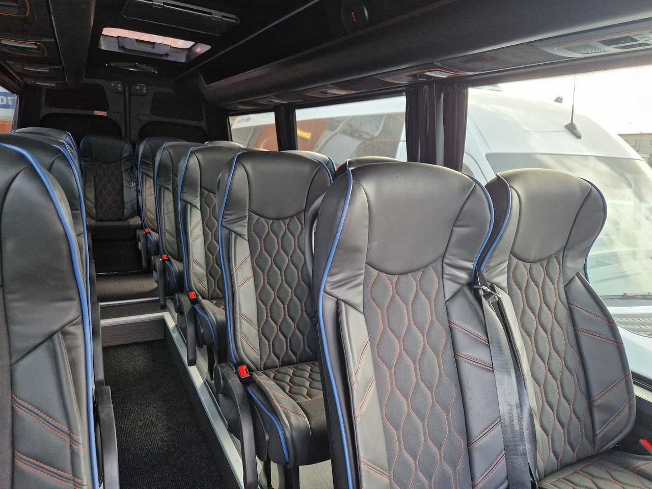 New Minibus, Passenger van MERCEDES-BENZ Sprinter 519 4x4 high and low drive: picture 11