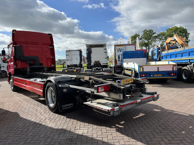 DAF CF 290 4X2 EURO6 SPACECAB RENOVA / VANGMUIL / LAADKLEP / TOP STAAT - Container transporter/ Swap body truck: picture 3 DAF CF 290 4X2 EURO6 SPACECAB RENOVA / VANGMUIL / LAADKLEP / TOP STAAT - Container transporter/ Swap body truck: picture 3