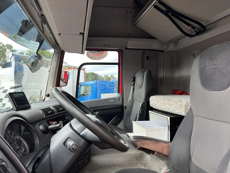 DAF CF 290 4X2 EURO6 SPACECAB RENOVA / VANGMUIL / LAADKLEP / TOP STAAT - Container transporter/ Swap body truck: picture 5 DAF CF 290 4X2 EURO6 SPACECAB RENOVA / VANGMUIL / LAADKLEP / TOP STAAT - Container transporter/ Swap body truck: picture 5
