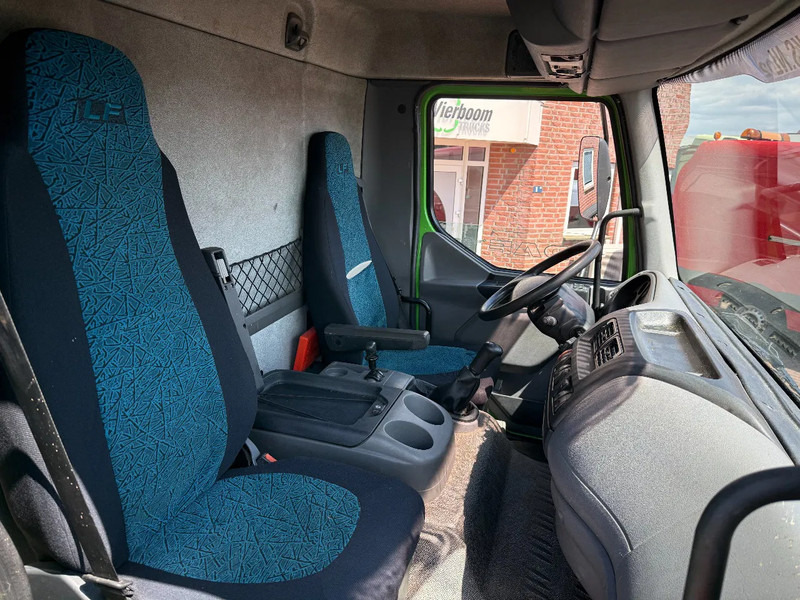 DAF LF 55 LF55-180 Machinetransporter / 6 cilinder / Manual / 7m / low kilometers - Autotransporter truck: picture 2 DAF LF 55 LF55-180 Machinetransporter / 6 cilinder / Manual / 7m / low kilometers - Autotransporter truck: picture 2