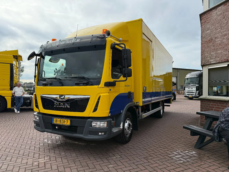 MAN TGL TGL 12.220 4X2 BL Koffer mit Ladebordwand - Box truck: picture 2 MAN TGL TGL 12.220 4X2 BL Koffer mit Ladebordwand - Box truck: picture 2