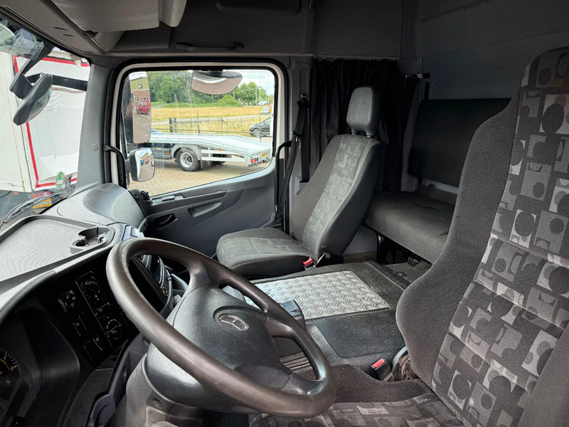 Mercedes-Benz Axor 1829 Axor 1829L BDF Mit Wechselkoffer+LBW Top NL Truck - Box truck: picture 3 Mercedes-Benz Axor 1829 Axor 1829L BDF Mit Wechselkoffer+LBW Top NL Truck - Box truck: picture 3
