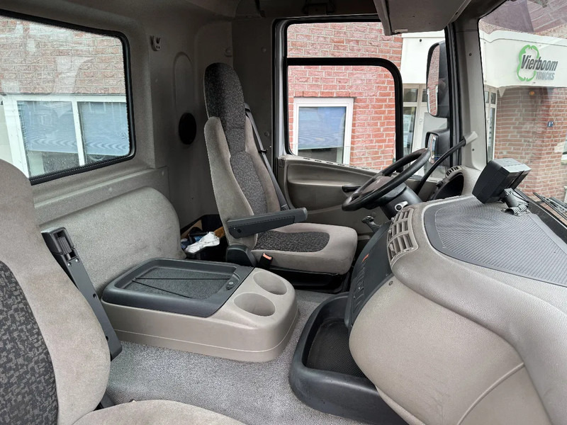 DAF CF 75 CF75-250 EURO5 - DAG CABINE MET RUIT- IDEAAL ALS RANGEERTREKKER-LAGE KM STAND!!!!!! - Tractor unit: picture 5 DAF CF 75 CF75-250 EURO5 - DAG CABINE MET RUIT- IDEAAL ALS RANGEERTREKKER-LAGE KM STAND!!!!!! - Tractor unit: picture 5