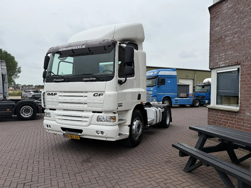 DAF CF 75 CF75-250 EURO5 - DAG CABINE MET RUIT- IDEAAL ALS RANGEERTREKKER-LAGE KM STAND!!!!!! - Tractor unit: picture 2 DAF CF 75 CF75-250 EURO5 - DAG CABINE MET RUIT- IDEAAL ALS RANGEERTREKKER-LAGE KM STAND!!!!!! - Tractor unit: picture 2
