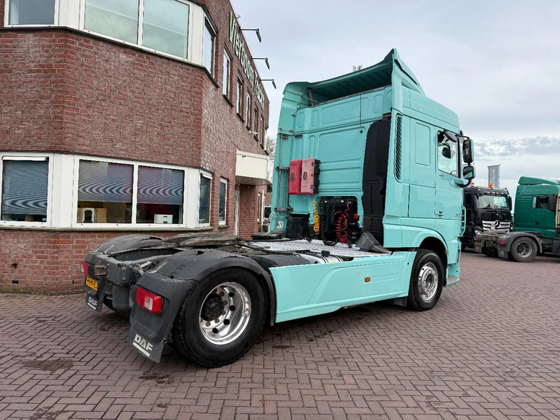 DAF XF 106.460 XF460 4X2 Spacecab / 2 beds / Hydraulics / alcoa / full spoilers / ADR - Tractor unit: picture 5 DAF XF 106.460 XF460 4X2 Spacecab / 2 beds / Hydraulics / alcoa / full spoilers / ADR - Tractor unit: picture 5