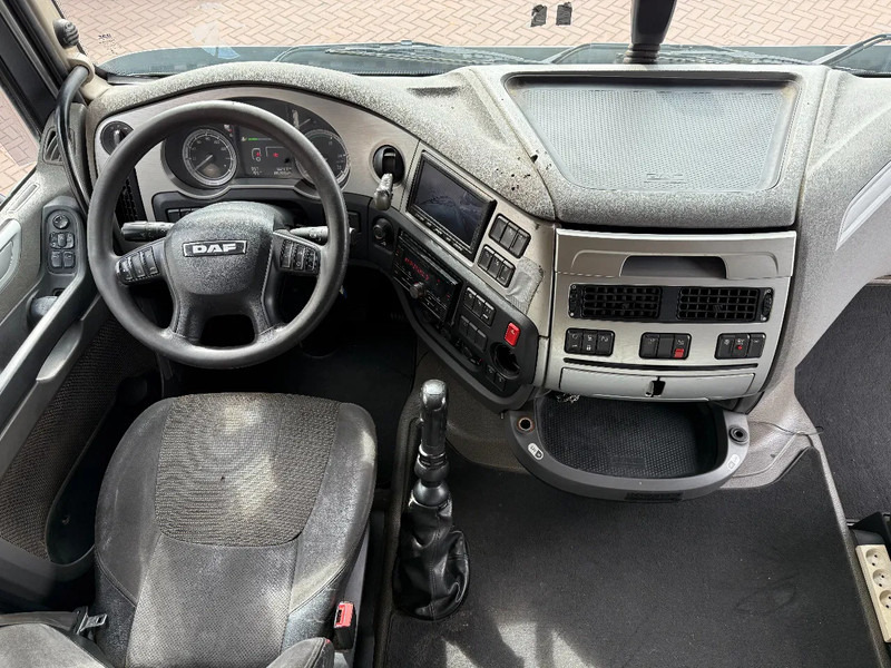 DAF XF 460 XF460 6X2 TWINSTEER- SSC -MANUAL GEARBOX ZF16- TOP CONDITION - Tractor unit: picture 5 DAF XF 460 XF460 6X2 TWINSTEER- SSC -MANUAL GEARBOX ZF16- TOP CONDITION - Tractor unit: picture 5