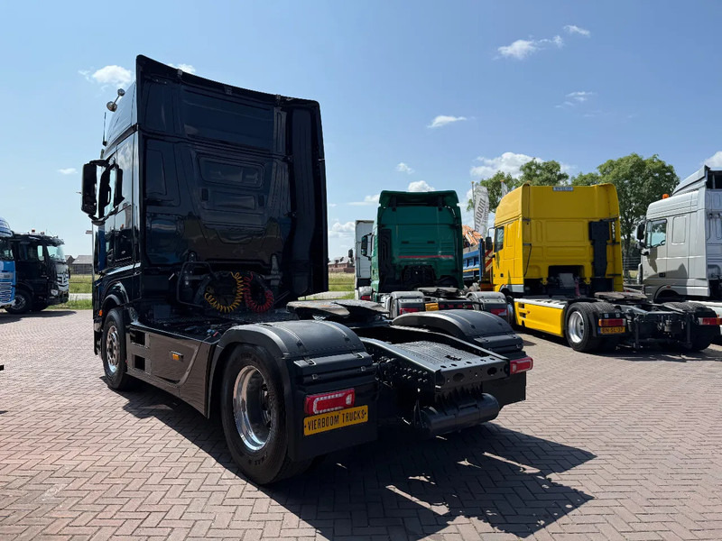 Mercedes-Benz Actros 1853 LS 4X2 "BLACK PEARL" FULL OPTIONS / RETARDER / ALCOA / LEATHER INTERIOR / ETC..... PERFECT CONDTION!!!!! - Tractor unit: picture 4 Mercedes-Benz Actros 1853 LS 4X2 "BLACK PEARL" FULL OPTIONS / RETARDER / ALCOA / LEATHER INTERIOR / ETC..... PERFECT CONDTION!!!!! - Tractor unit: picture 4