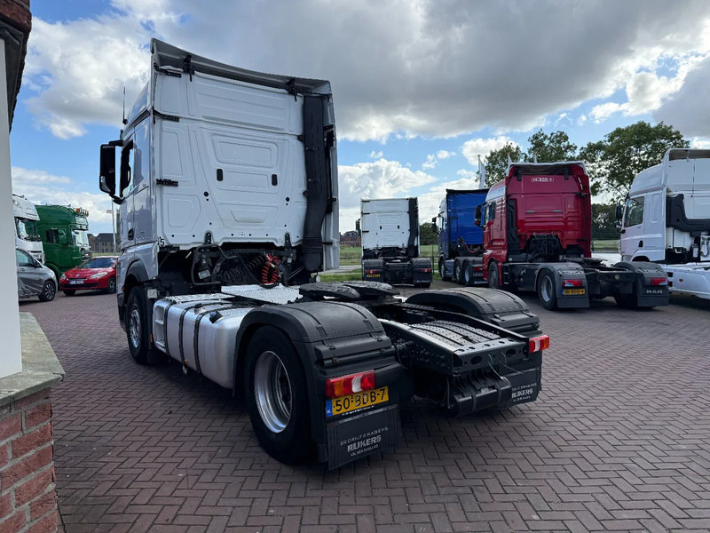 Mercedes-Benz Actros Actros 1842LS Euro6 / 2x Tank / 894.013km / Smart Tacho / TOP ZUSTAND !!!!!!! - Tractor unit: picture 4 Mercedes-Benz Actros Actros 1842LS Euro6 / 2x Tank / 894.013km / Smart Tacho / TOP ZUSTAND !!!!!!! - Tractor unit: picture 4