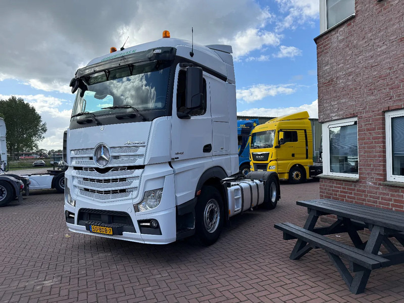 Mercedes-Benz Actros Actros 1842LS Euro6 / 2x Tank / 894.013km / Smart Tacho / TOP ZUSTAND !!!!!!! - Tractor unit: picture 2 Mercedes-Benz Actros Actros 1842LS Euro6 / 2x Tank / 894.013km / Smart Tacho / TOP ZUSTAND !!!!!!! - Tractor unit: picture 2