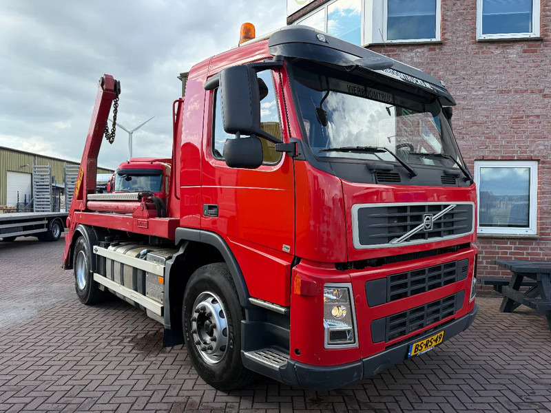 Volvo FM 300 FM9.300 Hyva Absetzkipper / Schaltgetriebe / Euro 5 / TOP ZUSTAND - Skip loader truck: picture 1 Volvo FM 300 FM9.300 Hyva Absetzkipper / Schaltgetriebe / Euro 5 / TOP ZUSTAND - Skip loader truck: picture 1