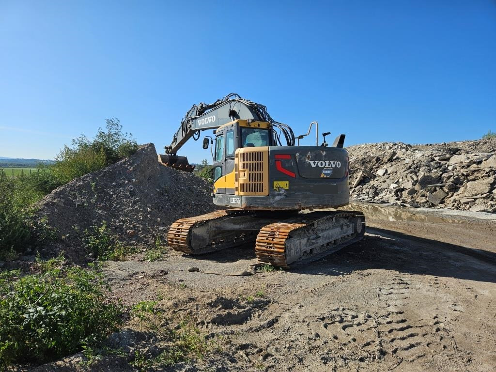 VOLVO ECR 235 DL - Crawler excavator: picture 5 VOLVO ECR 235 DL - Crawler excavator: picture 5